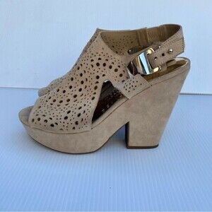 Carlos by Carlos Santana size 10 tan chunky heels used great condition